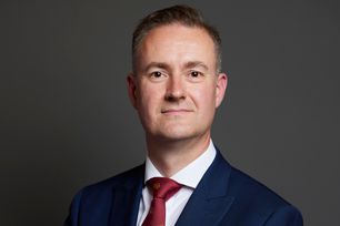 Chris McDonal MP Ip Minsiter web.jpg