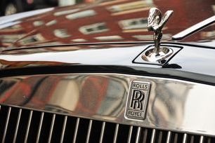 Rolls-Royce logo car front.jpg