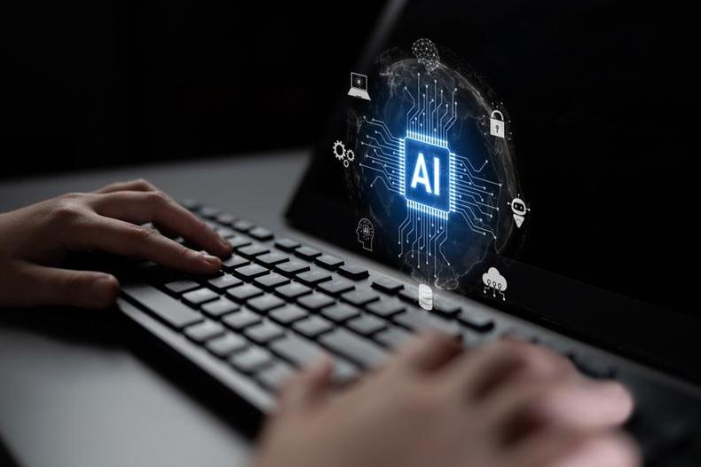 shutterstock_AI laptop.jpg