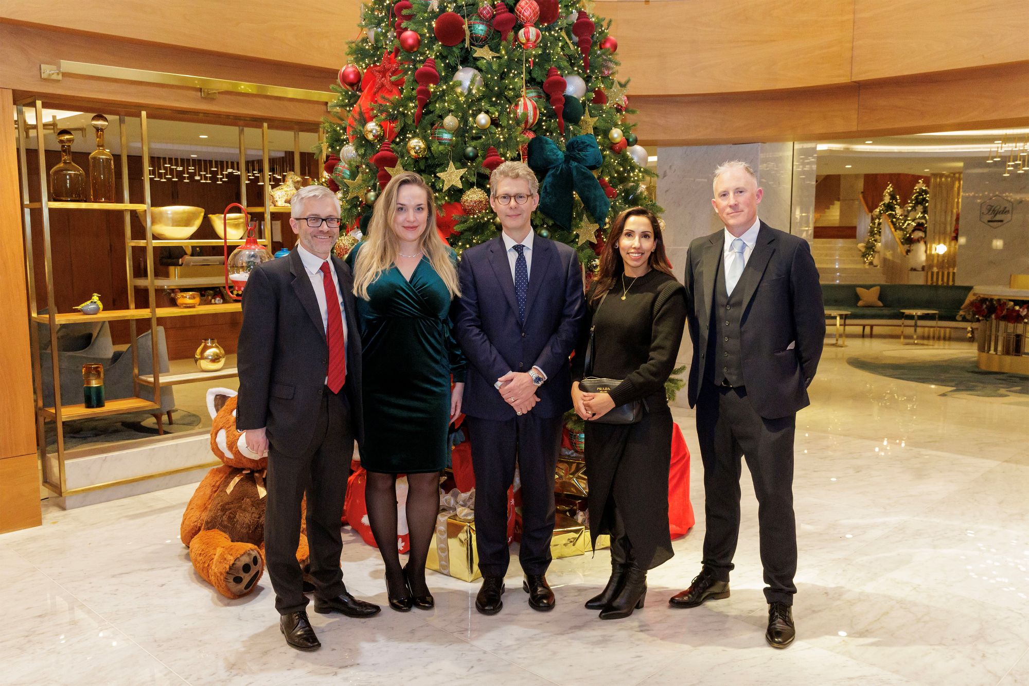 LCL25 group pic Xmas tree.jpg